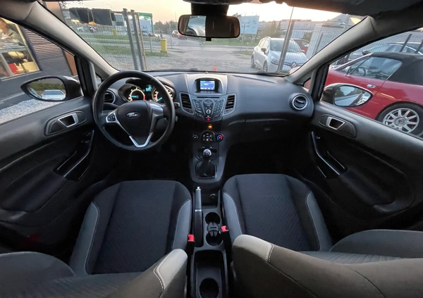 Ford Fiesta cena 28900 przebieg: 221587, rok produkcji 2016 z Swarzędz małe 379